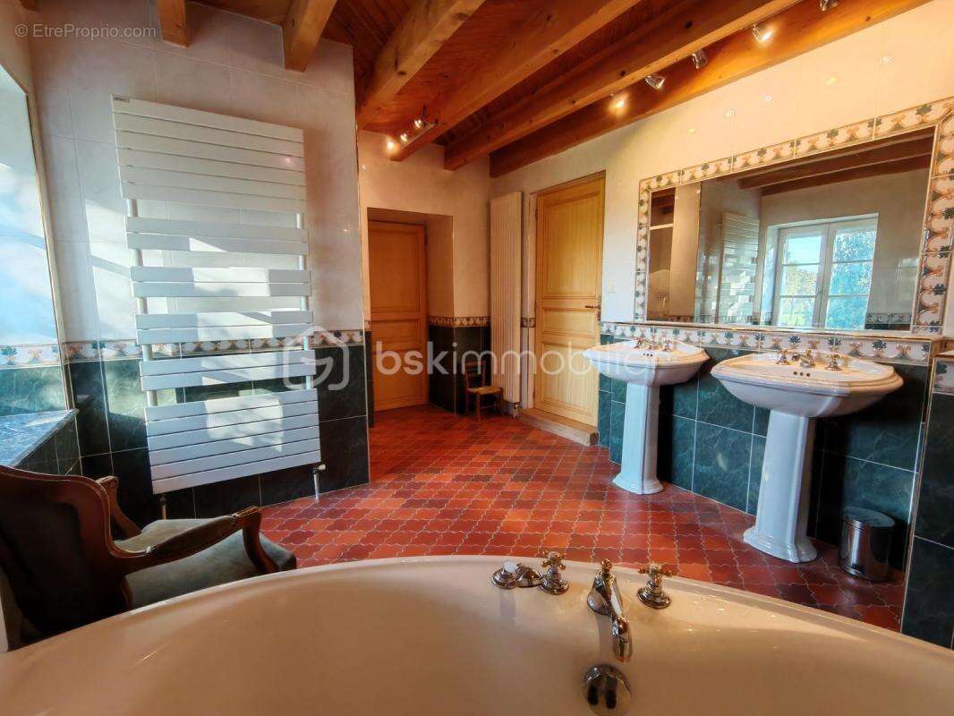 Maison à CHAVEYRIAT