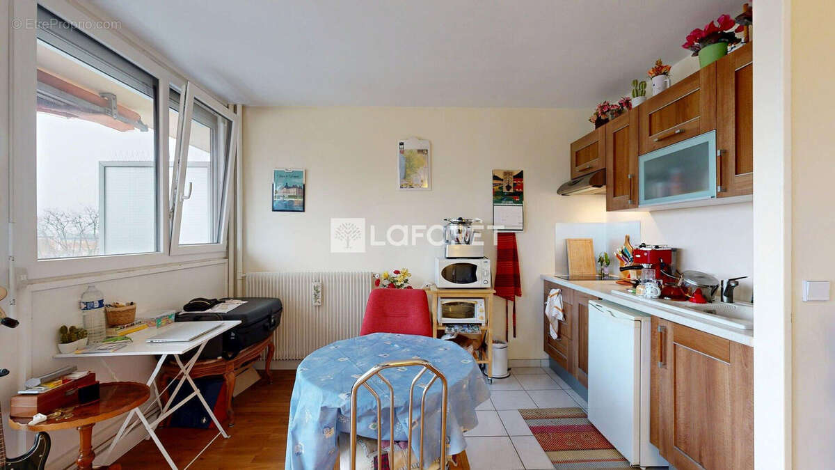 Appartement à NANTERRE