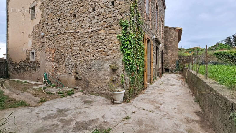 Maison à ESCALES
