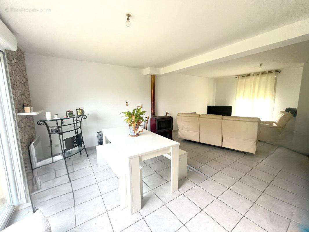 Maison à AUX MARAIS