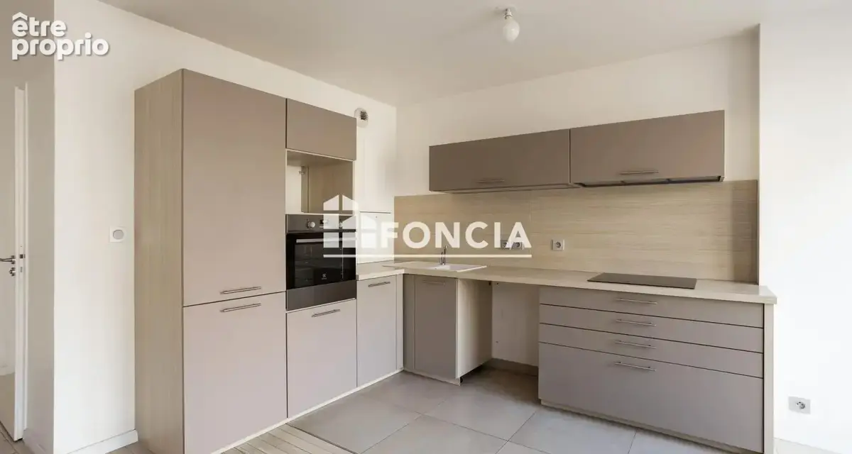 Enghien centre à 2 pas de la gare dans immeuble 2016 Confortable F2 offrant séjour avec cuisine ouverte équipée, balcon chambre  - photo 3