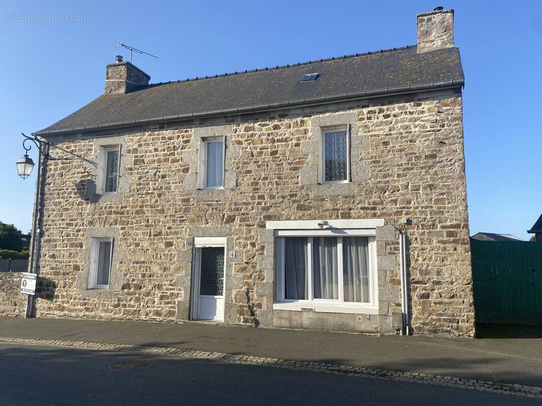 Maison à PLOUEC-DU-TRIEUX