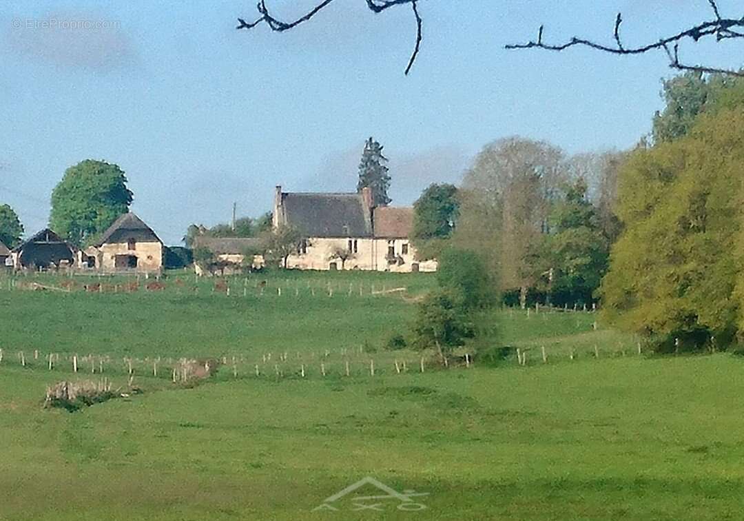 Maison à YVRE-LE-POLIN