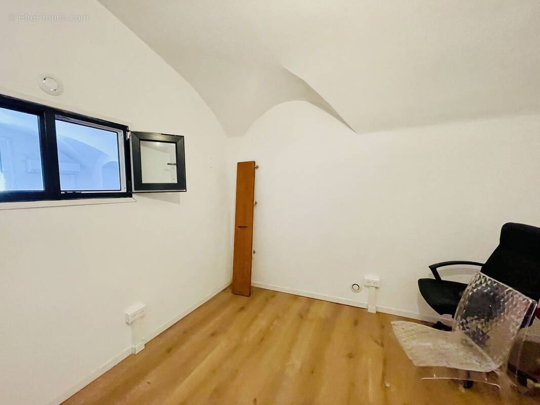 Commerce à SAN-MARTINO-DI-LOTA