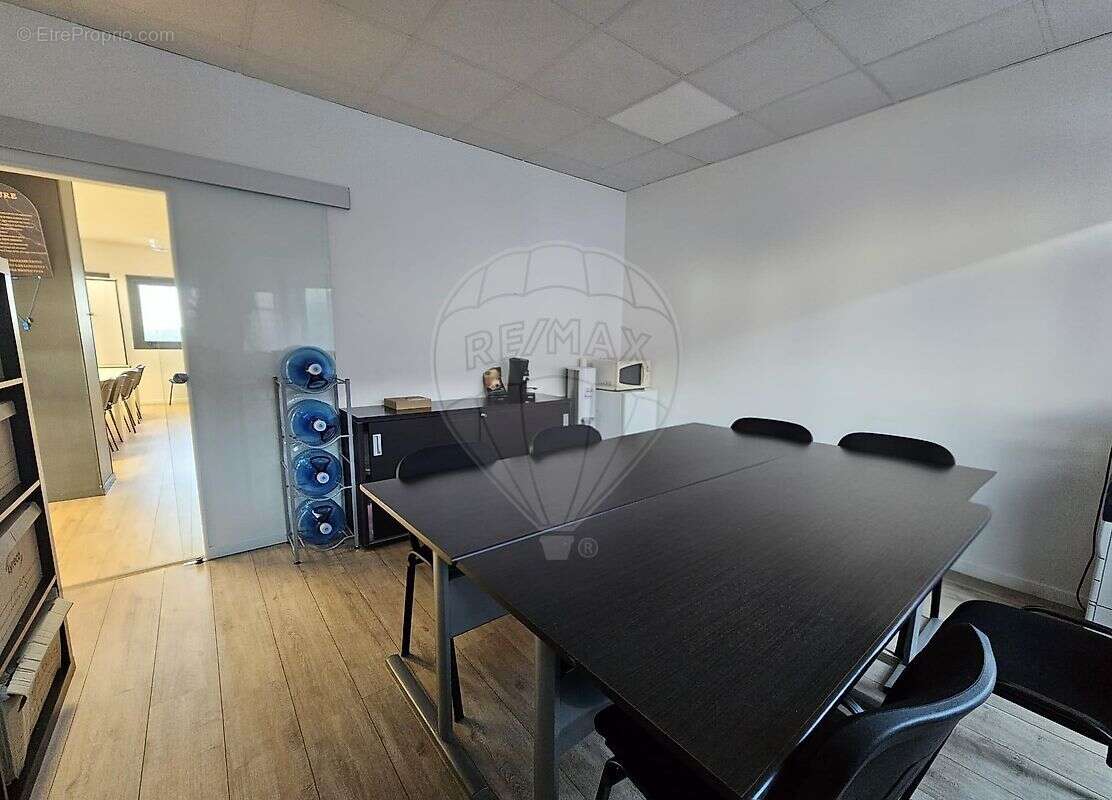 Commerce à DOMPIERRE-SUR-MER