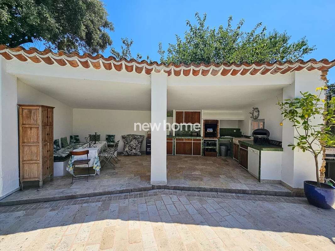 Magnifique bastide en pierre avec jardin clos et belle piscine avec cuisine d?été - photo 10