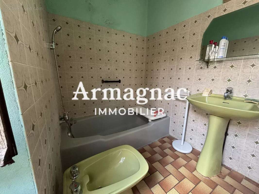 Maison à VIC-FEZENSAC