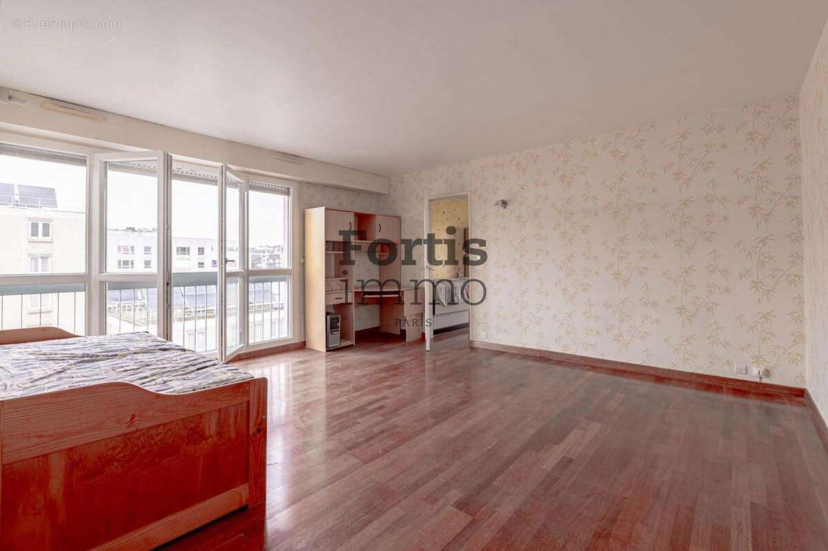 Appartement à PARIS-19E