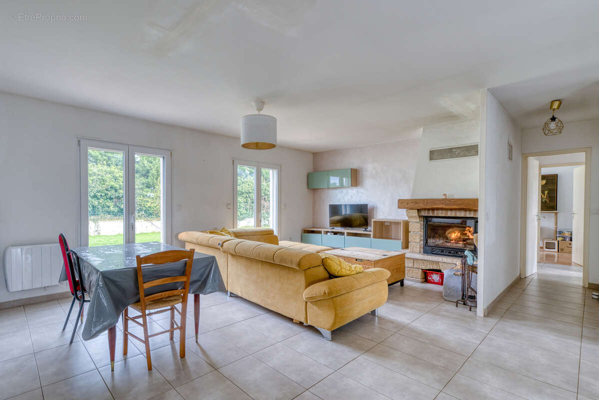 Maison à CHARVIEU-CHAVAGNEUX