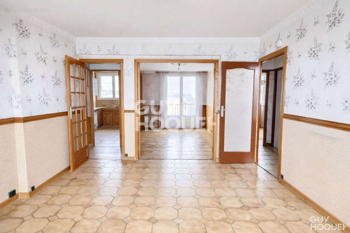 Appartement à AUBERVILLIERS