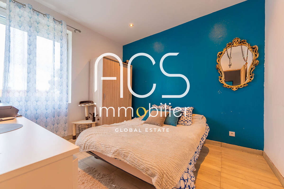 Appartement à CHATEAUNEUF-LES-MARTIGUES