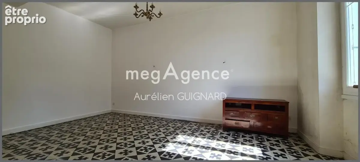 4 chambres, bel espace en pelouse avec garage et une dépendance - photo 3
