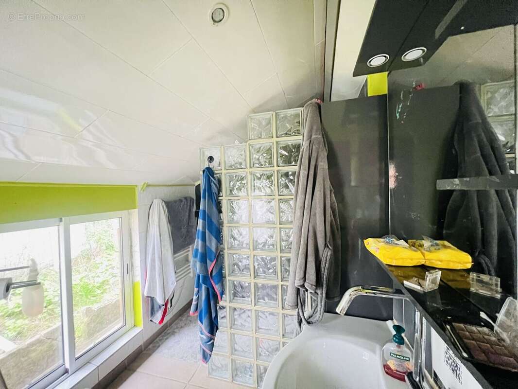 Maison à LA JONCHERE-SAINT-MAURICE