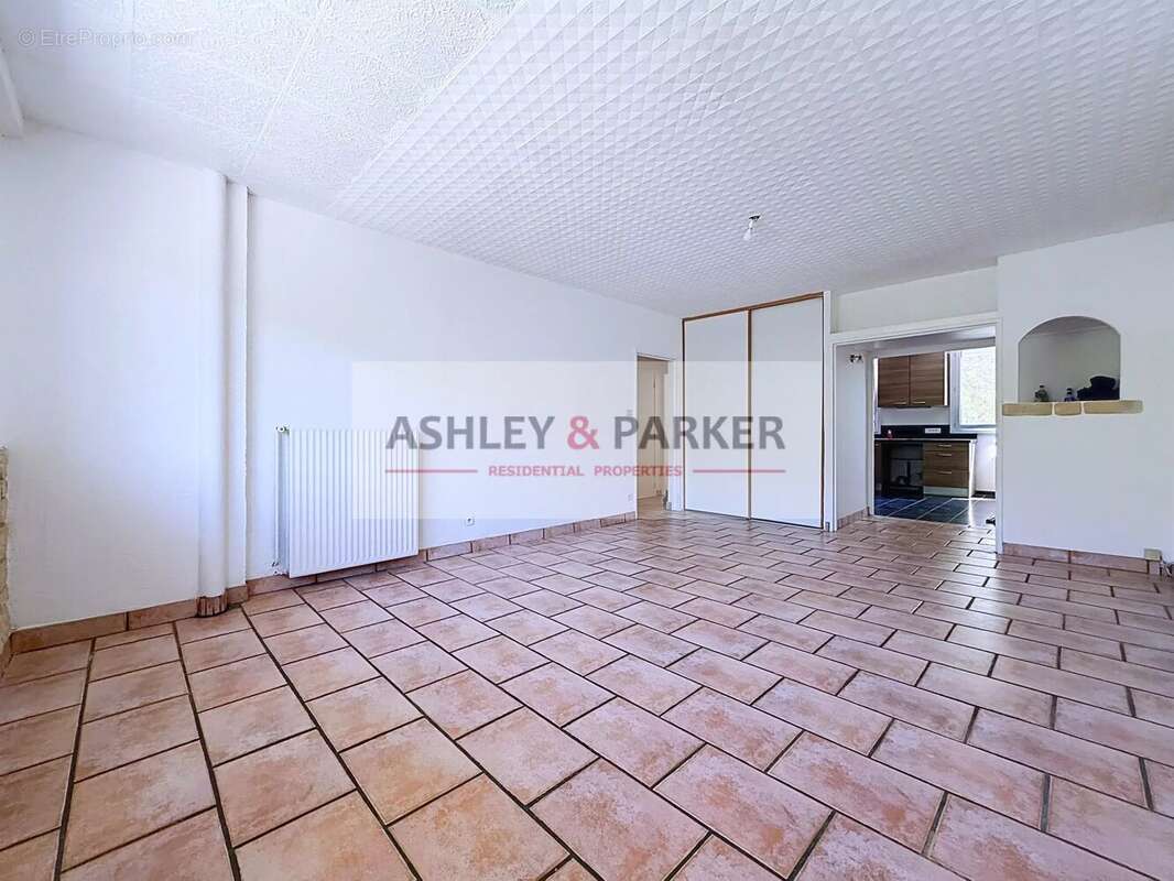 Appartement à CARROS