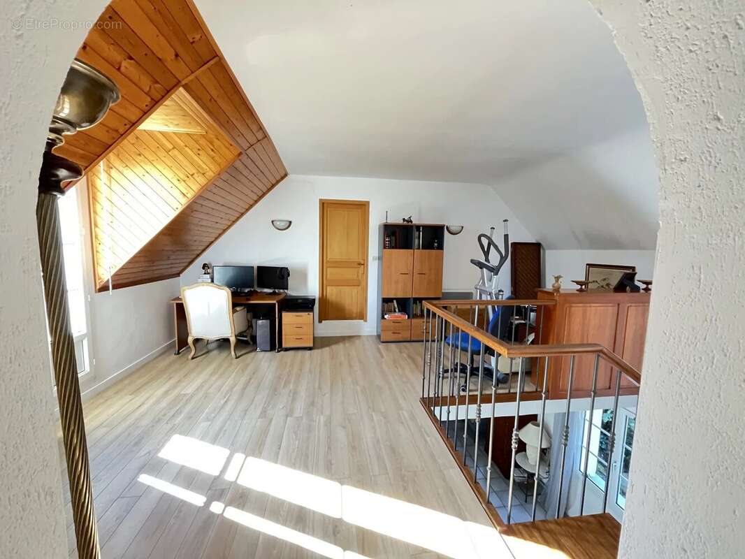 Maison à SAINT-ETIENNE-DE-MONTLUC