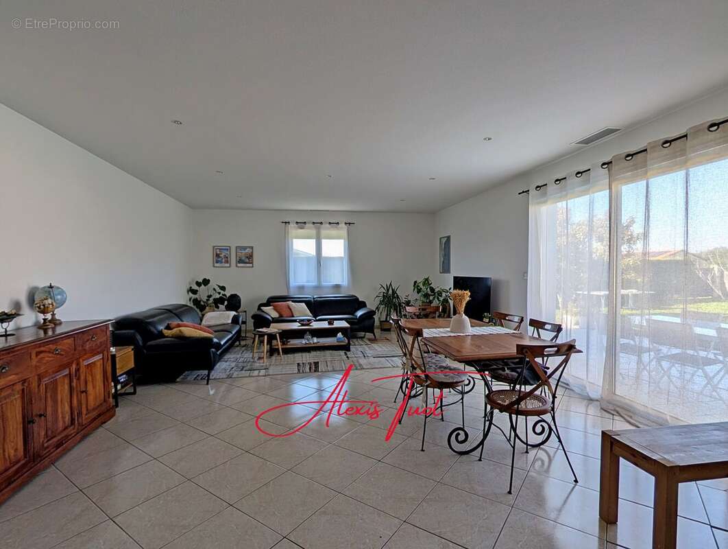 Maison 128 m² à Ambares-Et-Lagrave  - photo 44