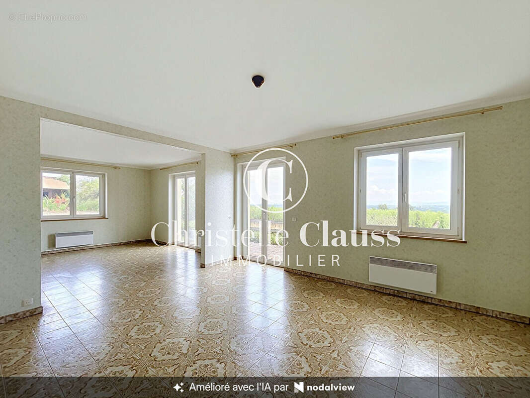 Maison Saint Hippolyte 217 m2 - photo 4