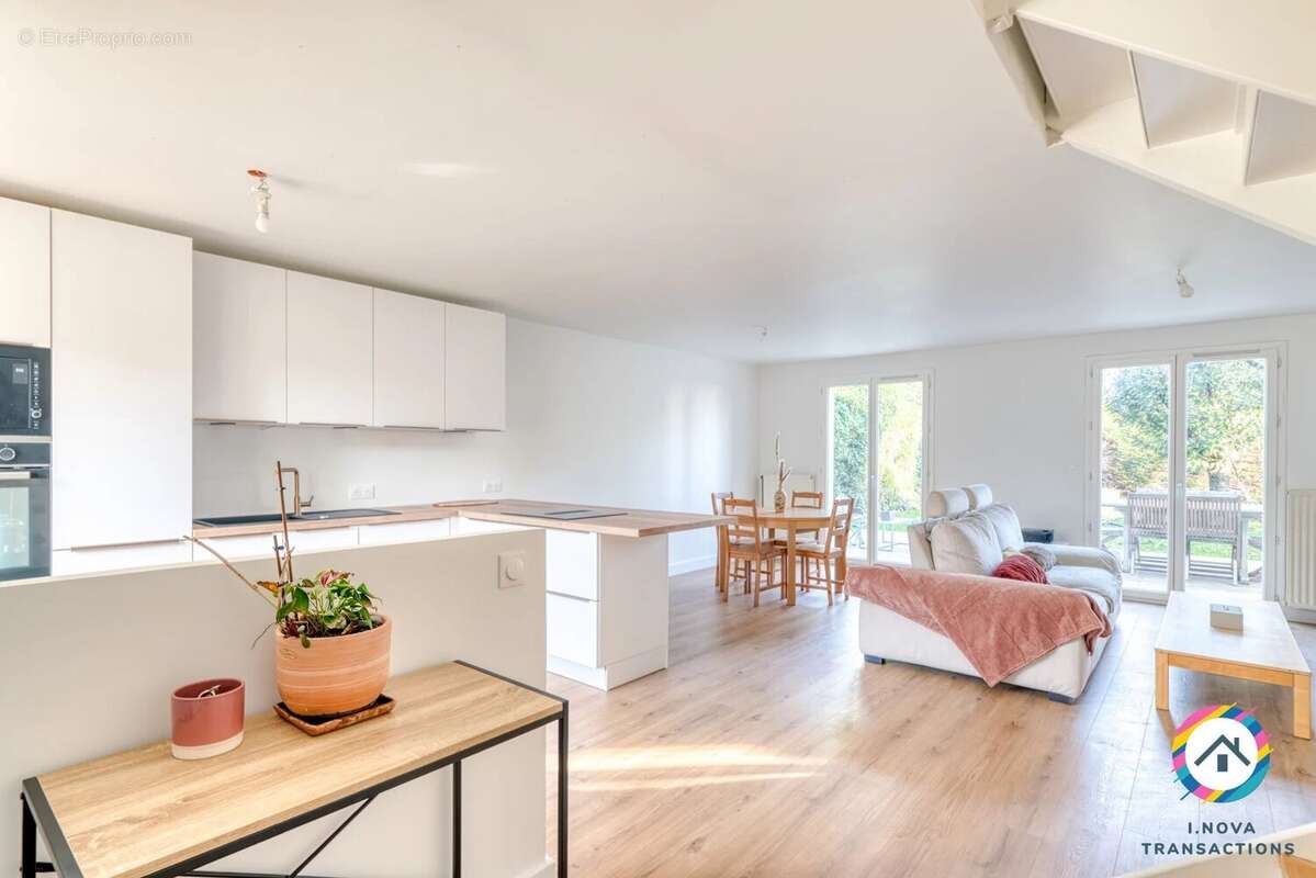 Maison à VILLEFRANCHE-SUR-SAONE