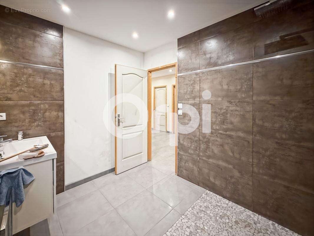 Maison à SAINT-ALBAN-AURIOLLES