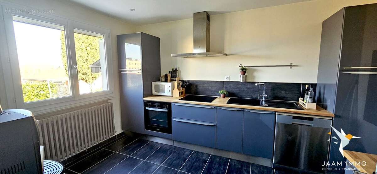 Maison à MONTMERLE-SUR-SAONE