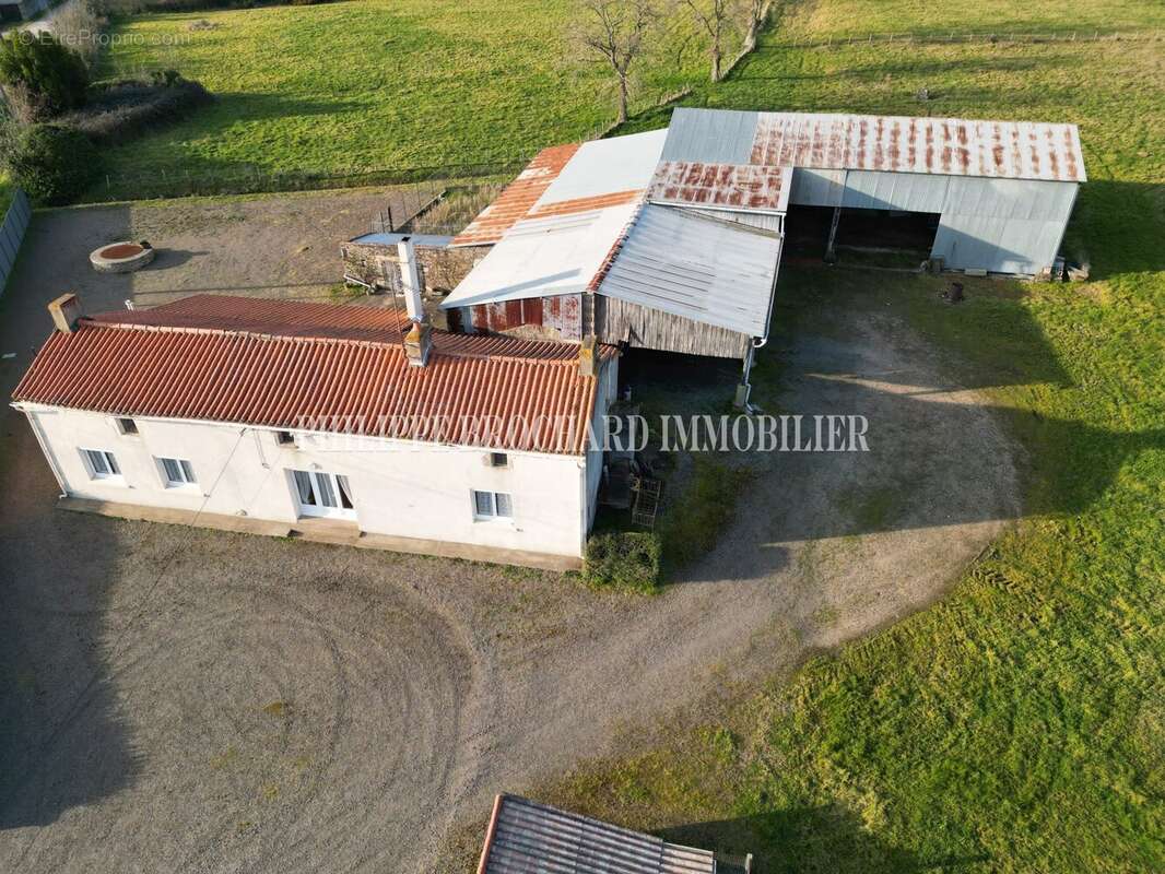 Maison à MAREUIL-SUR-LAY-DISSAIS