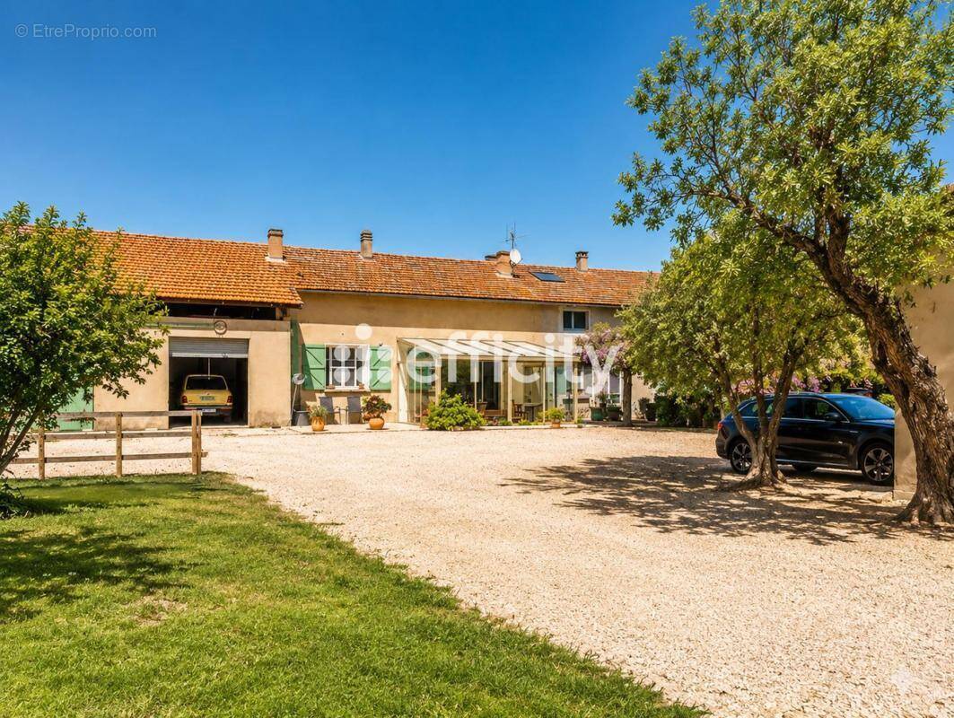 Maison à EYGUIERES