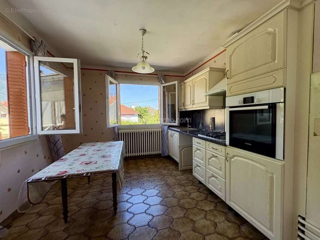 Appartement à FONTAINE
