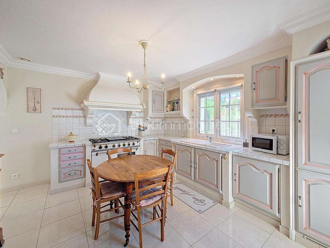 Maison à ROQUEVAIRE