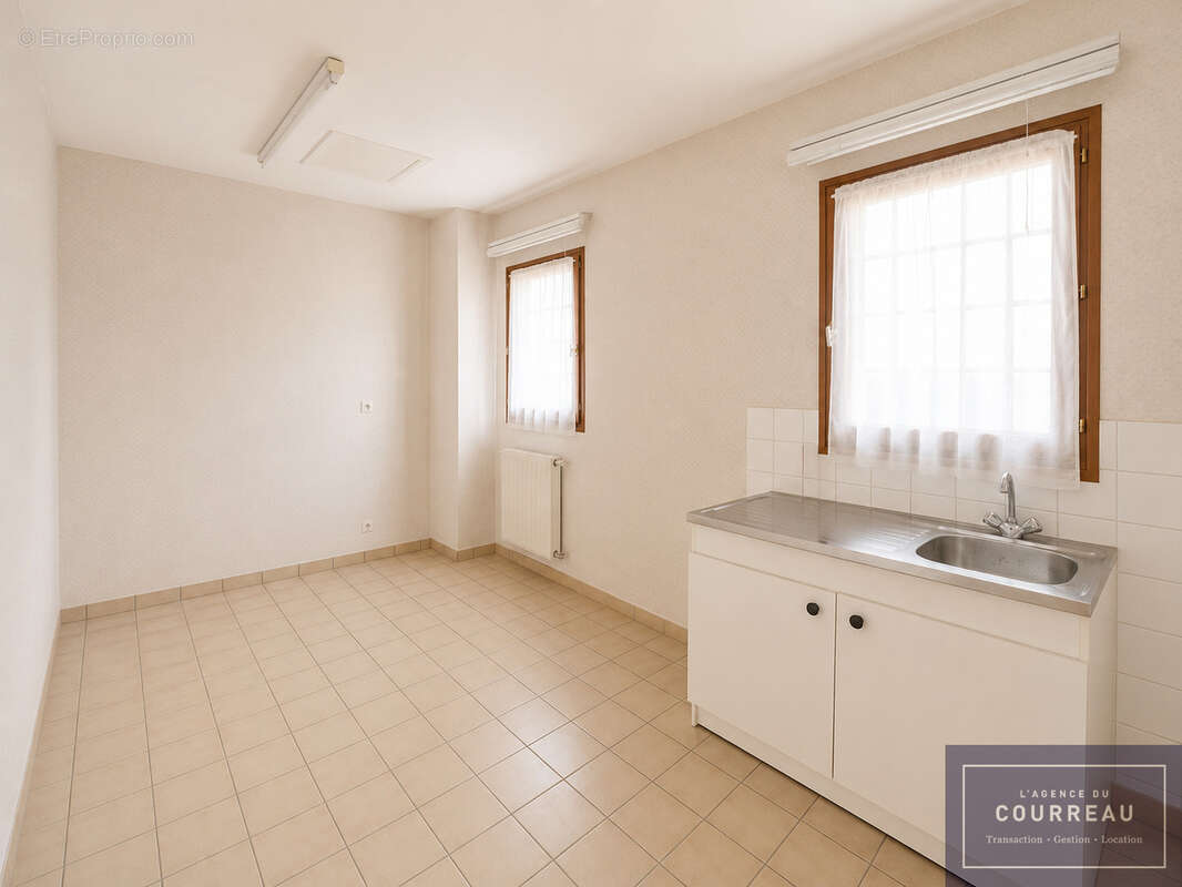 Villa de caractère de 281 m2 sur parcelle arborée de 2 000 m2 - photo 22