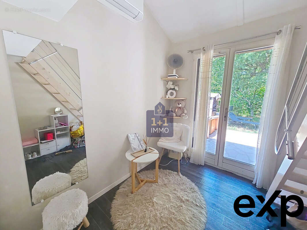 Maison à TOURRETTES