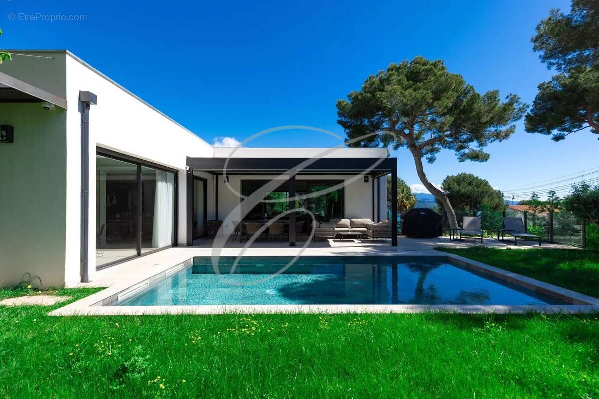 Maison à ROQUEBRUNE-CAP-MARTIN