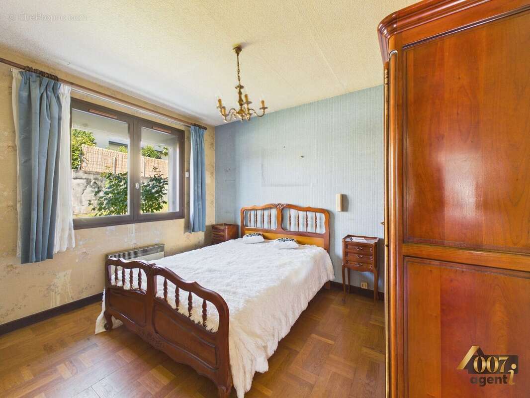 Maison à CRUET