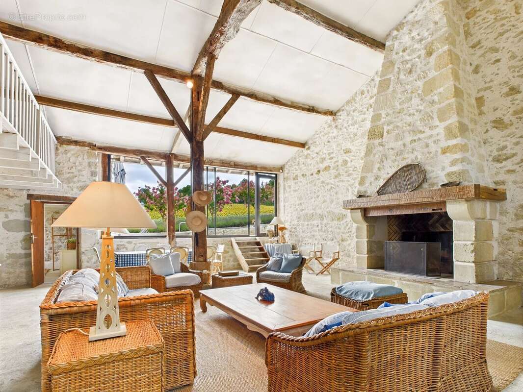 Maison à SAINT-COLOMB-DE-LAUZUN