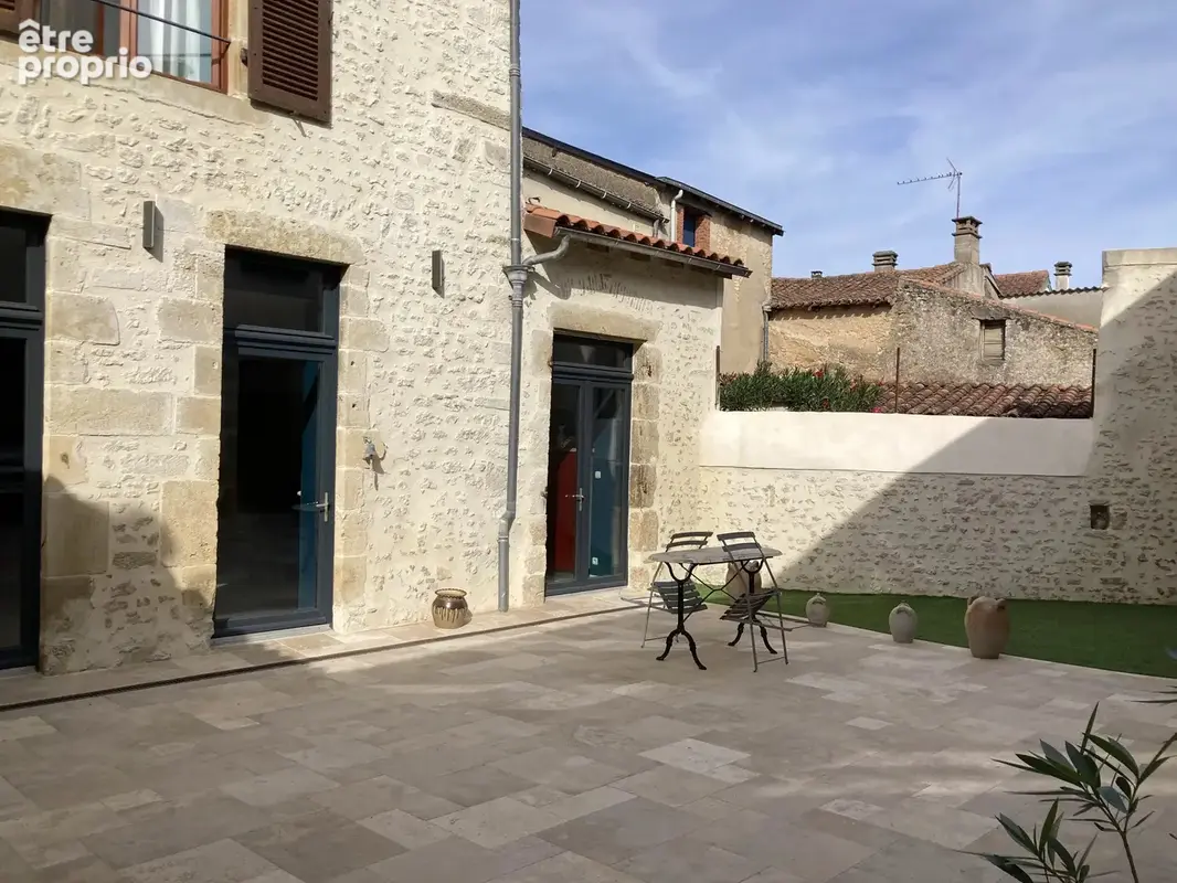Maison de ville en pierre superbement présentée - photo 17