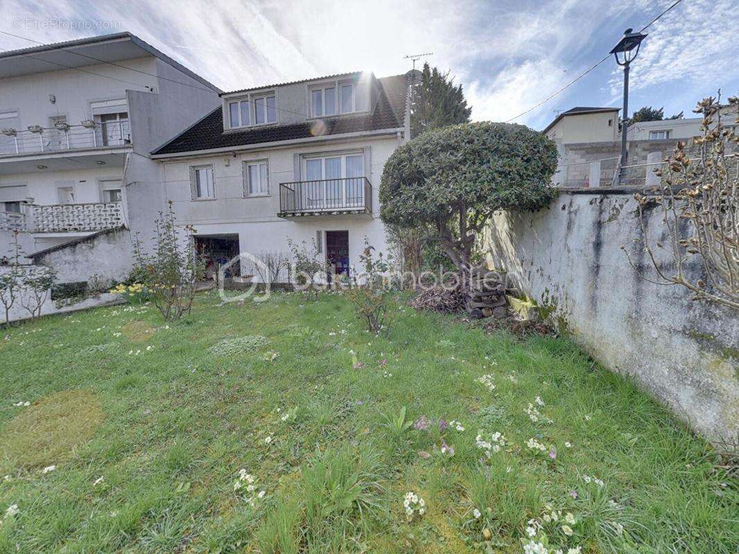 Nouveaute baisse de prix  grande maison 8 pièces, 128.04 m²- 8 pièces avec jardin.- Quartier de la Boissière  rue des Guillaume - photo 7
