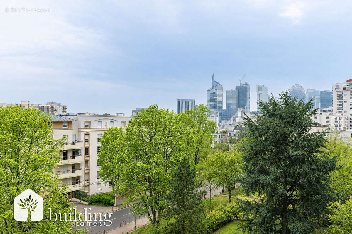 Appartement à COURBEVOIE