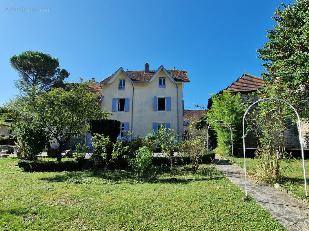 Maison à CEYZERIEU