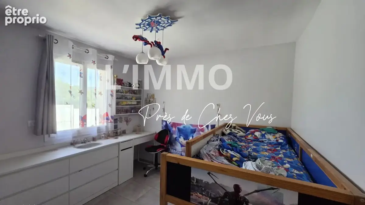 Maison de plain-pied avec jardin, garage et stationnements - photo 7