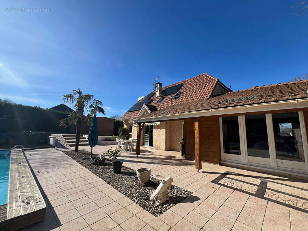 Maison à SERRES-CASTET