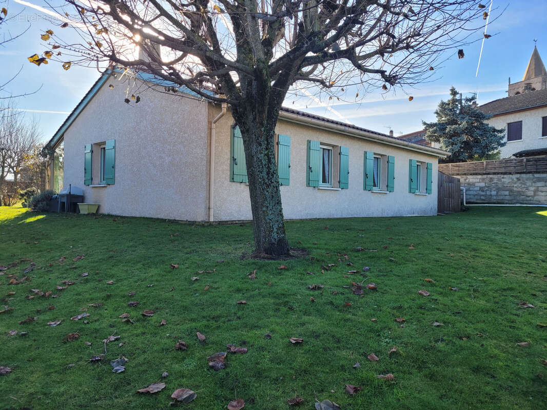 Maison à SAINT-NIZIER-DE-FORNAS