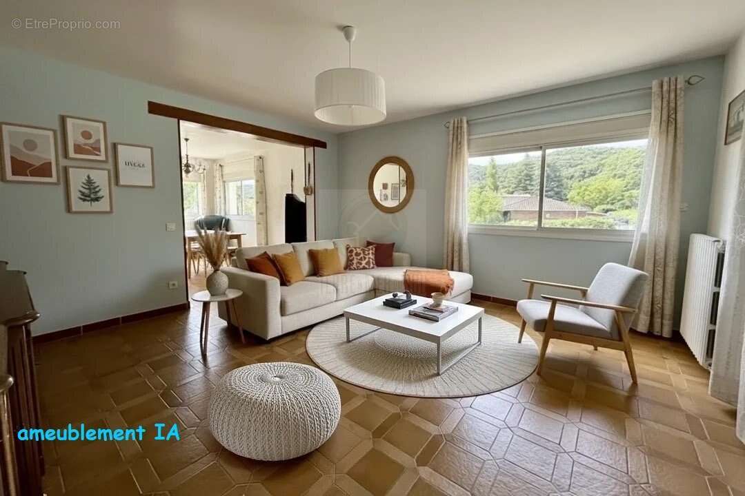 Maison à LA TOUR-SUR-ORB