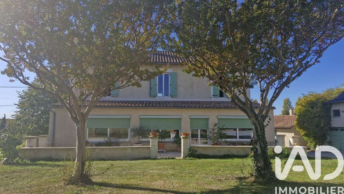 Maison 400 m² à Les Leves-Et-Thoumeyragues  - photo 4