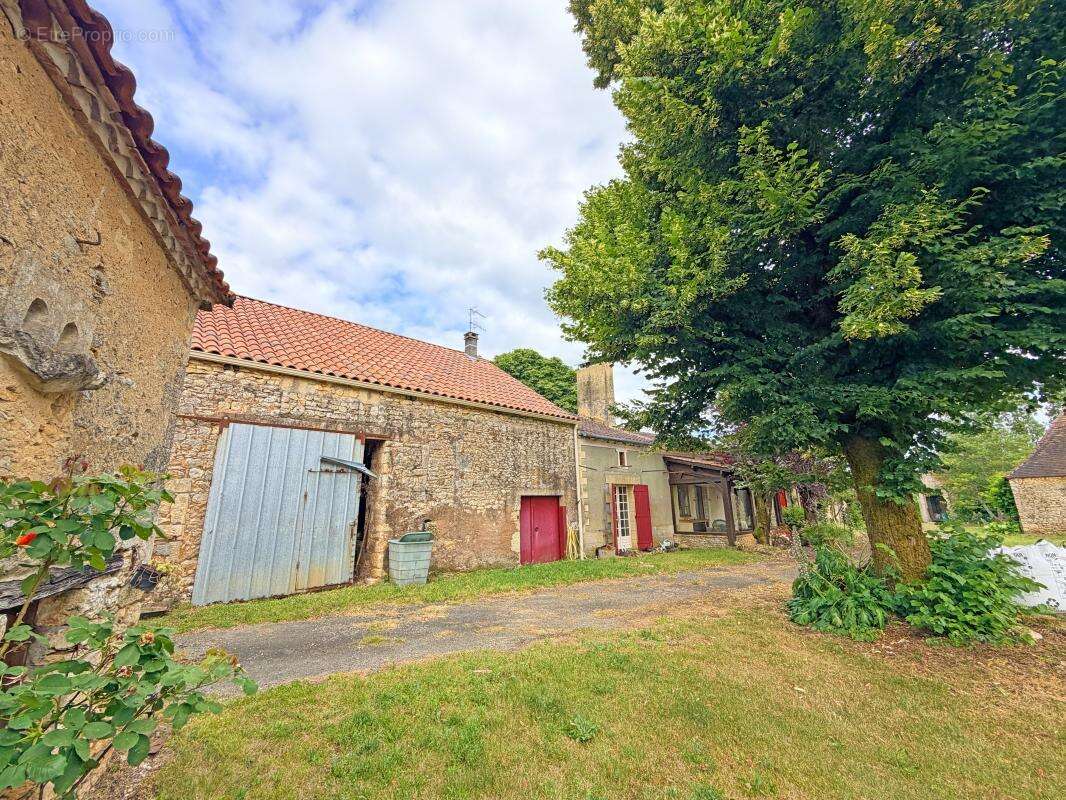 Maison avec dépendances - photo 10
