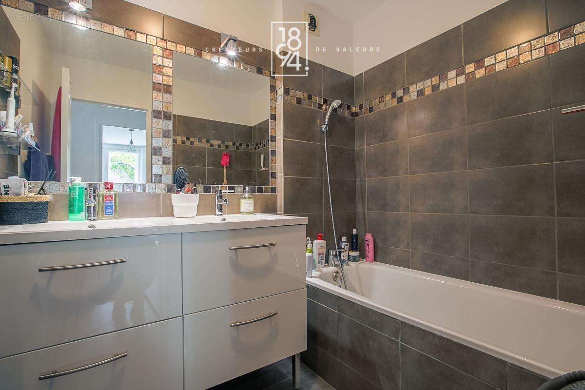 Appartement à MARSEILLE-9E