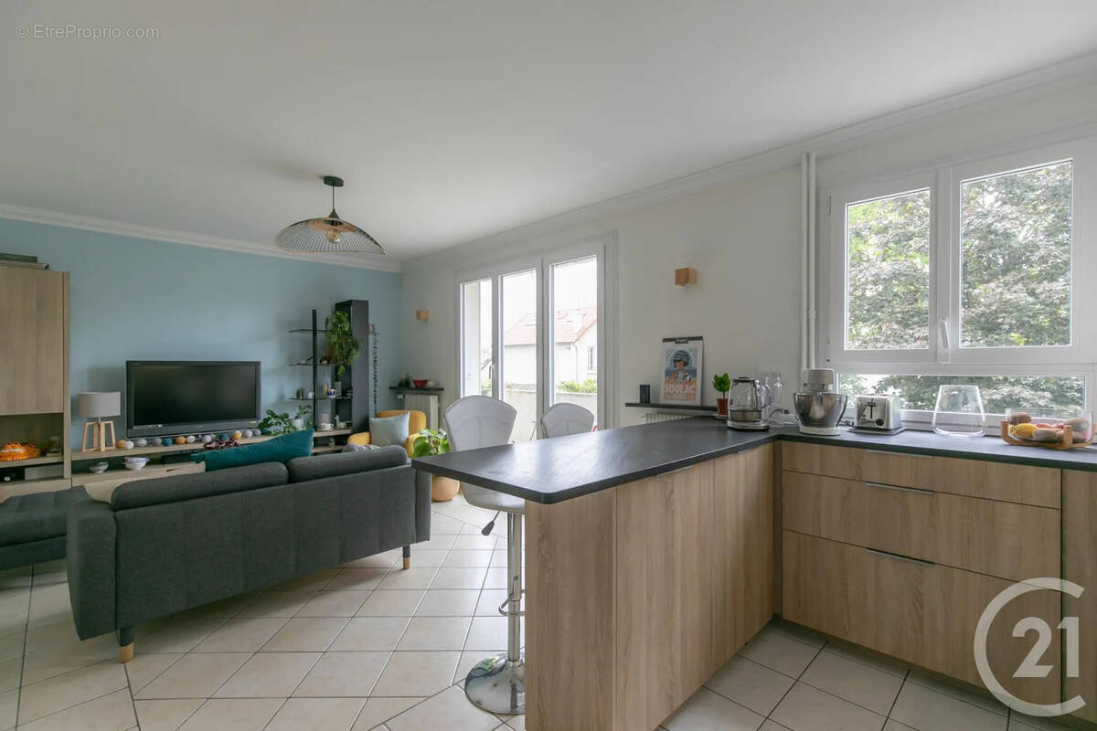 Appartement à SAINT-MAUR-DES-FOSSES