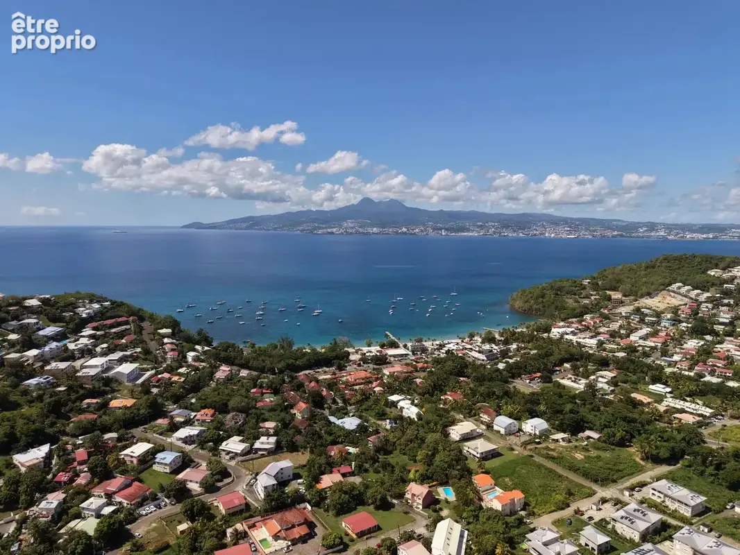 LES TROIS-ILETS : Villa créole  rénovée - Piscine - Vue mer - photo 2