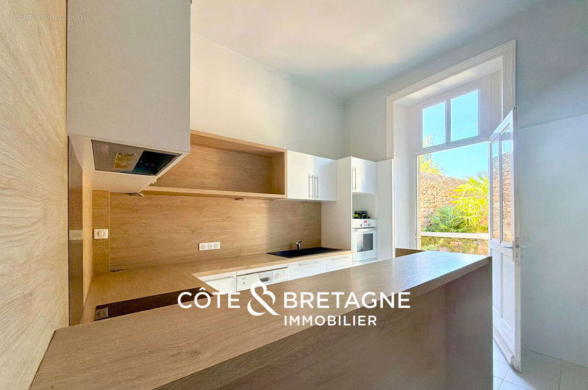 Maison bourgeoise de caractere à vendre à saint-brieuc avec jardin clos  réf : 2026143 - photo 7