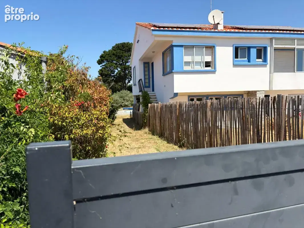 Bretignolles sur mer 85 -aux encheres- a 800m des plages parcelle de terrain avec piscine 542m² a batir - photo 2
