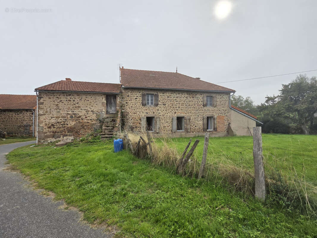 Maison à SAINT-PIERRE-LAVAL