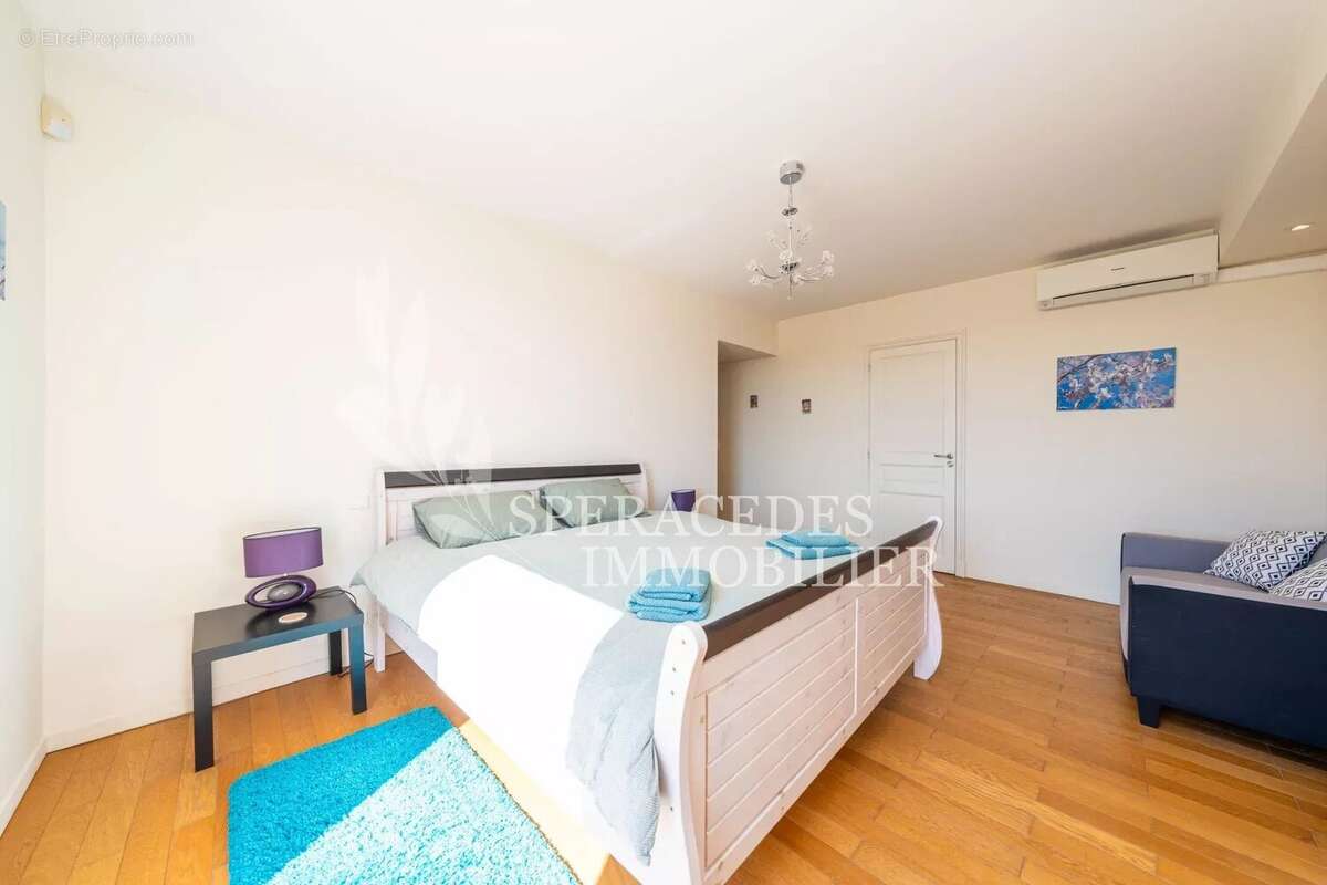 Maison à TOURRETTES-SUR-LOUP